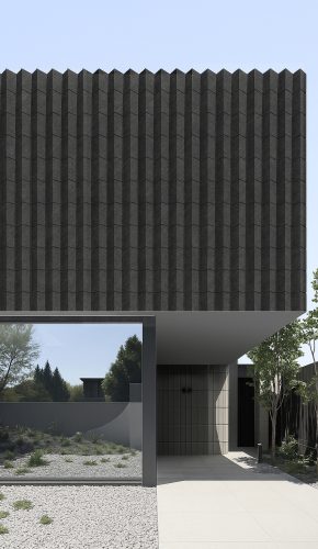 08 Puro Exterior Context Shot